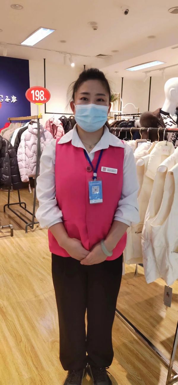 【新時代商廈寶龍店】企業(yè)文化踐行者（4）為顧客解決實(shí)際問題